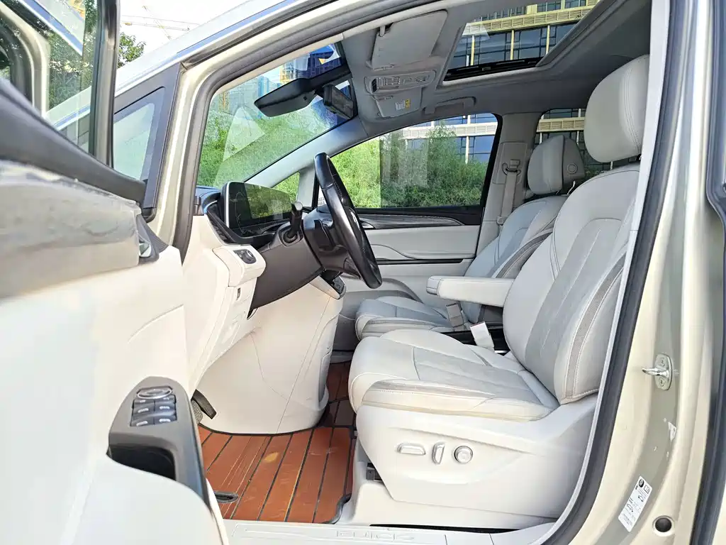 Buick GL8 — миниатюра 6