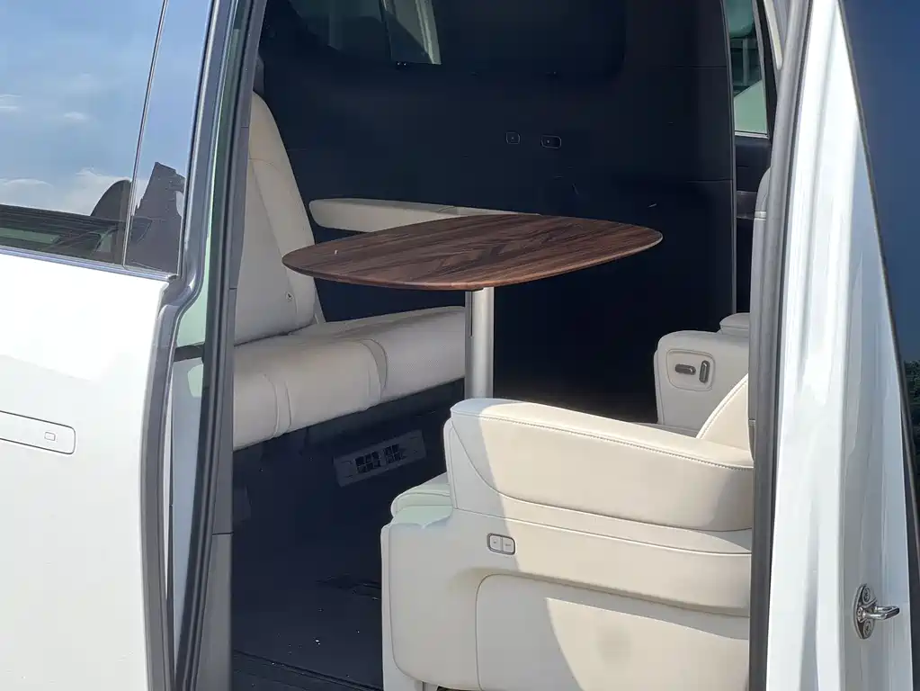 Li Auto Li MEGA — миниатюра 5