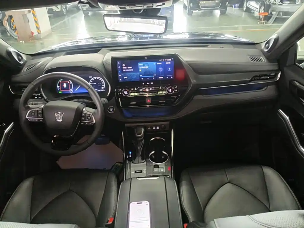 Toyota Crown Kluger — миниатюра 10