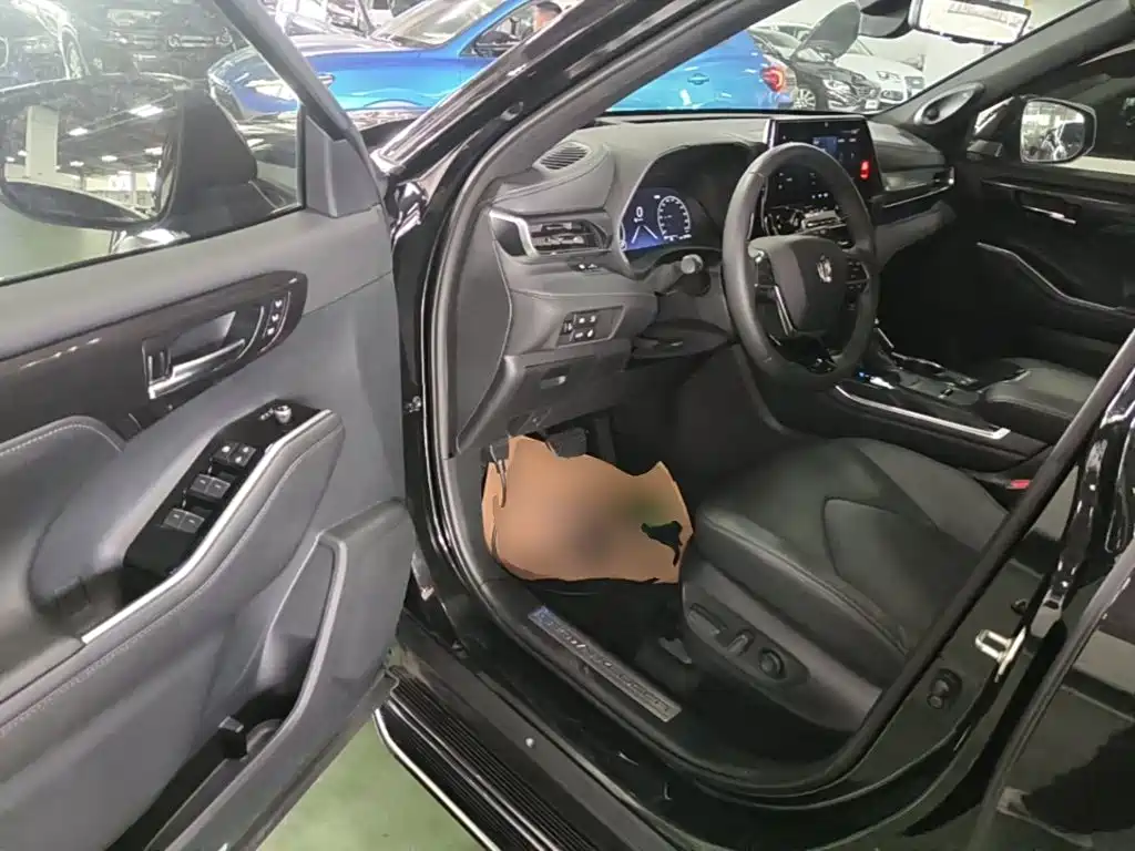 Toyota Crown Kluger — миниатюра 16