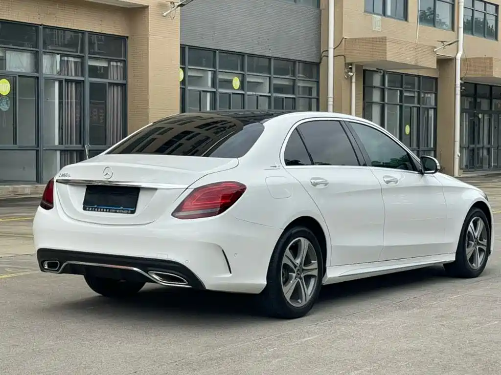 Mercedes-Benz C-Class — миниатюра 7