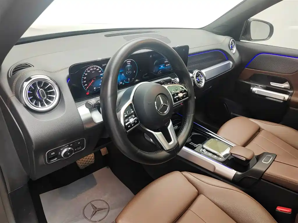 Mercedes-Benz GLB — миниатюра 10