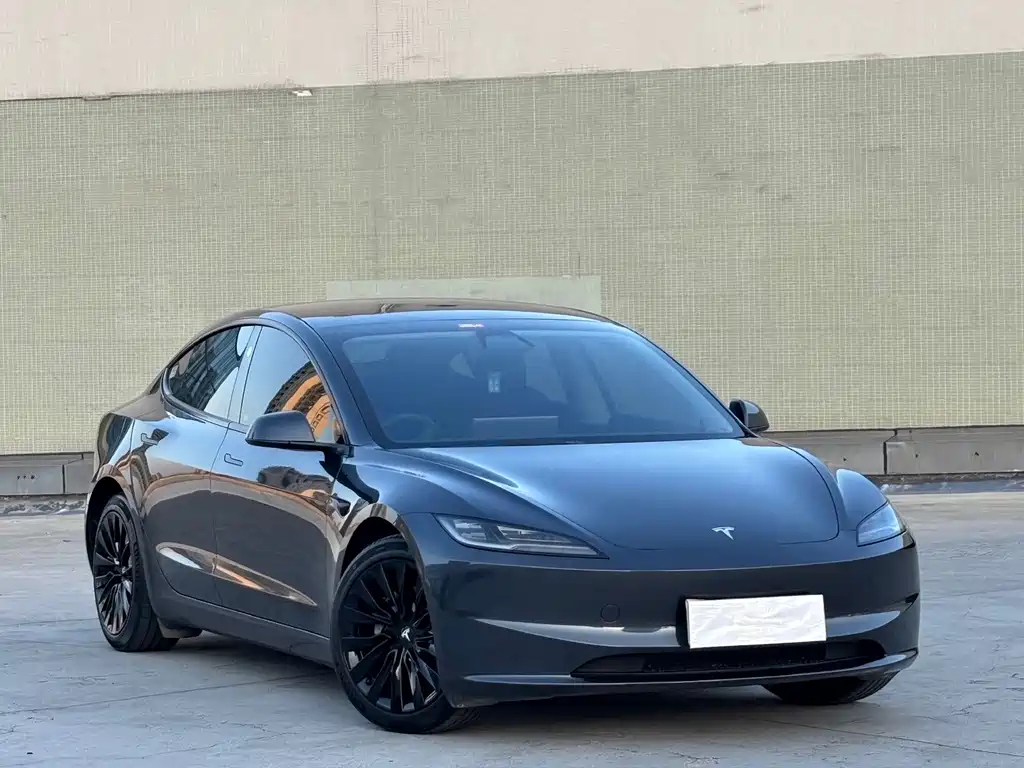 Tesla Model 3 — миниатюра 3