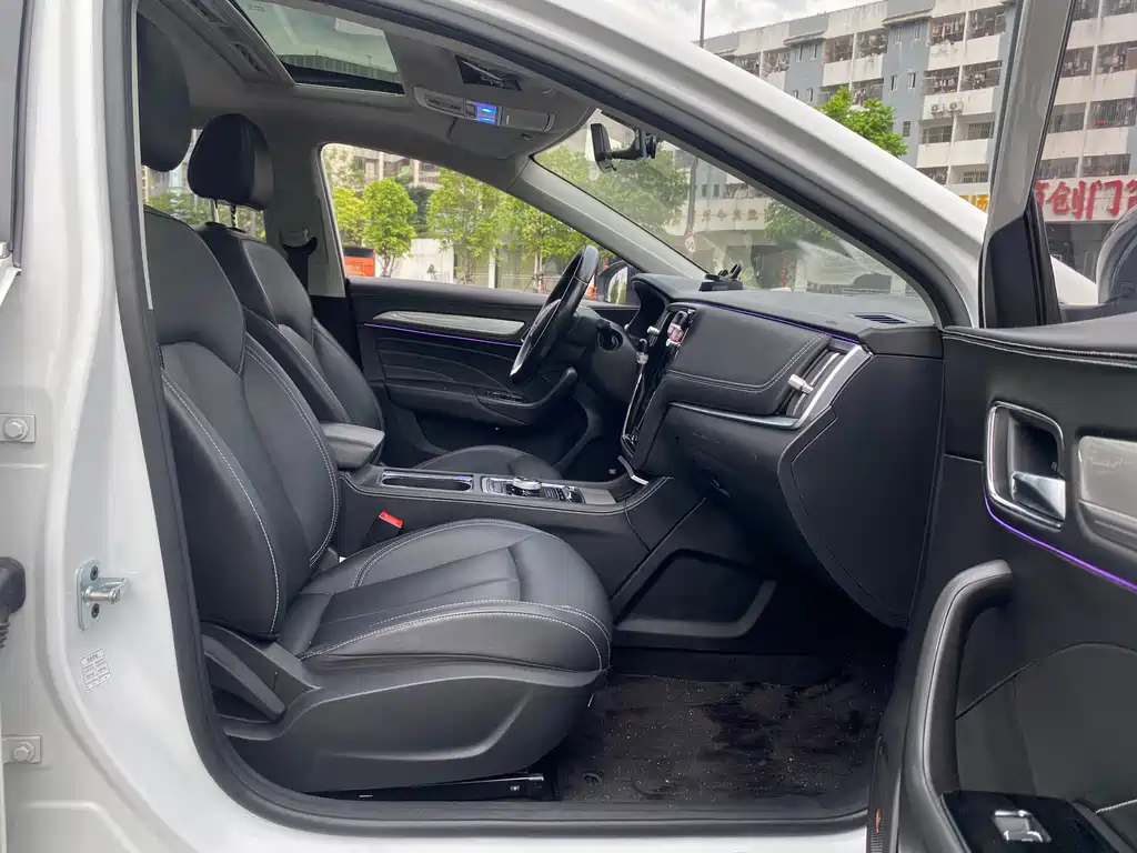 Roewe i6 New Energy — миниатюра 11