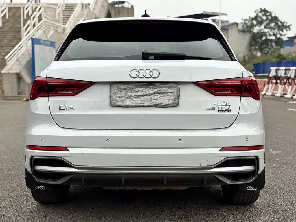 Audi Q3 - фото 4