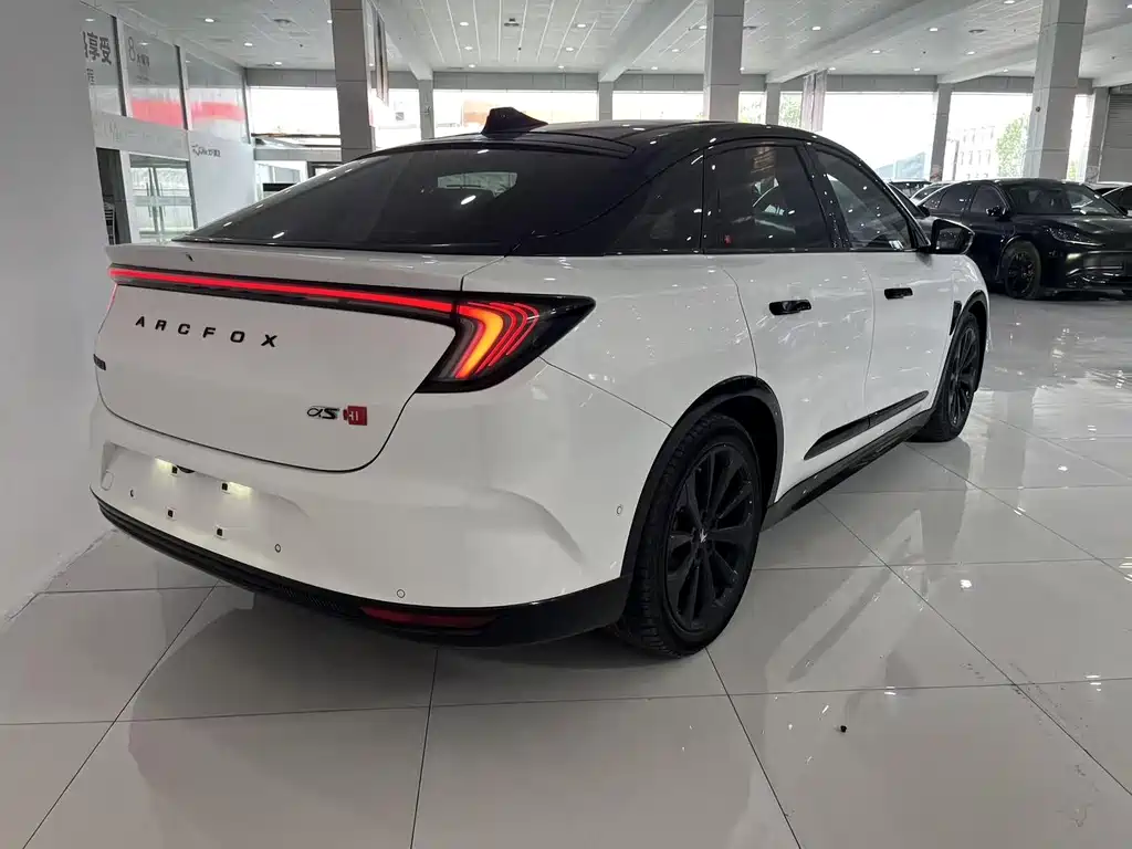 ARCFOX Alpha S — миниатюра 4