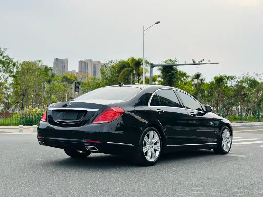 Mercedes-Benz S-Class — миниатюра 2