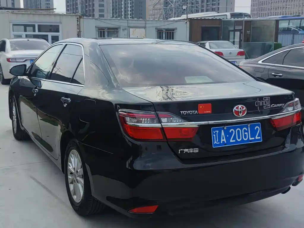 TOYOTA CAMRY