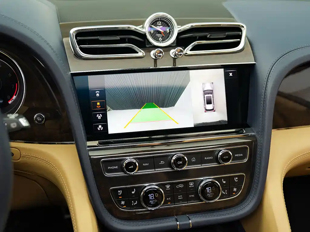 Bentley Bentayga — миниатюра 18