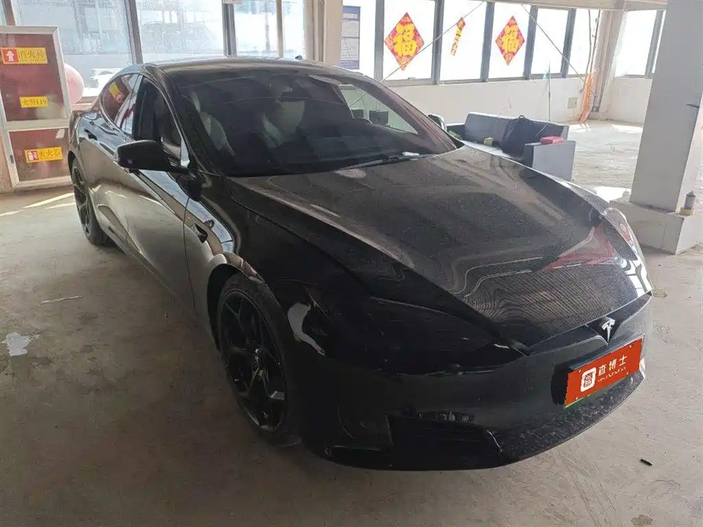 Tesla Model S 2021