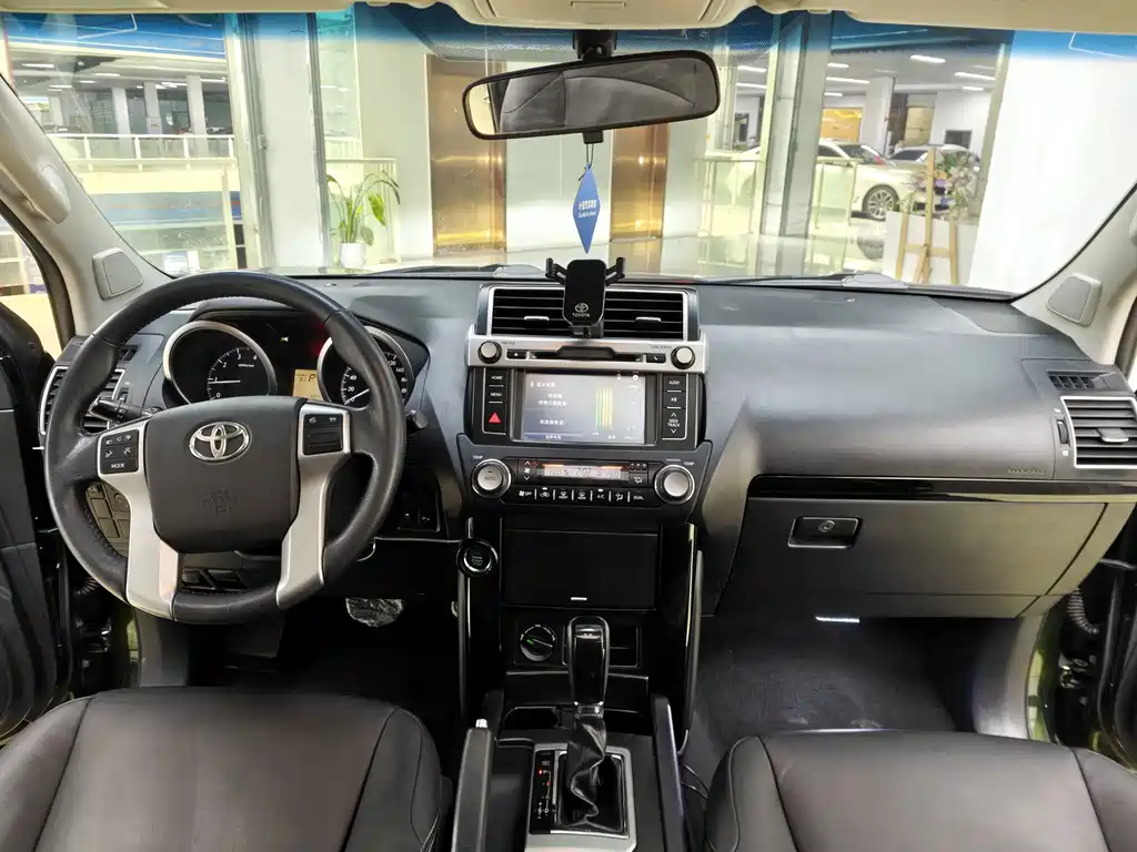Toyota Prado — миниатюра 10