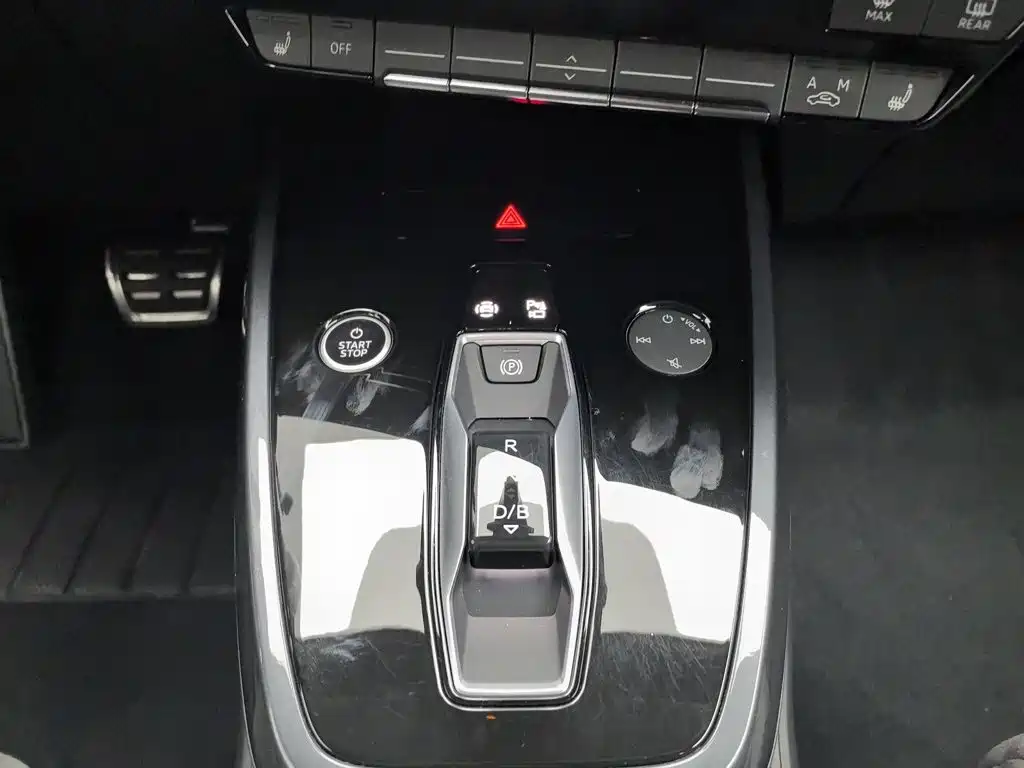 Audi Q4 e-tron — миниатюра 13