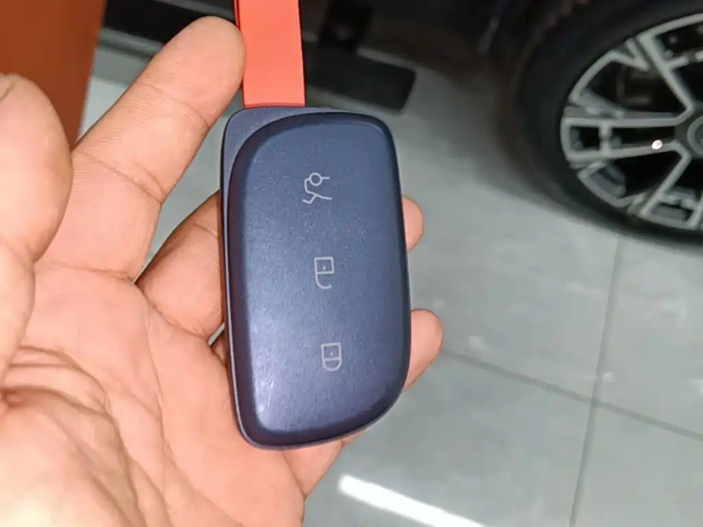 Lynk & Co 900 — миниатюра 9