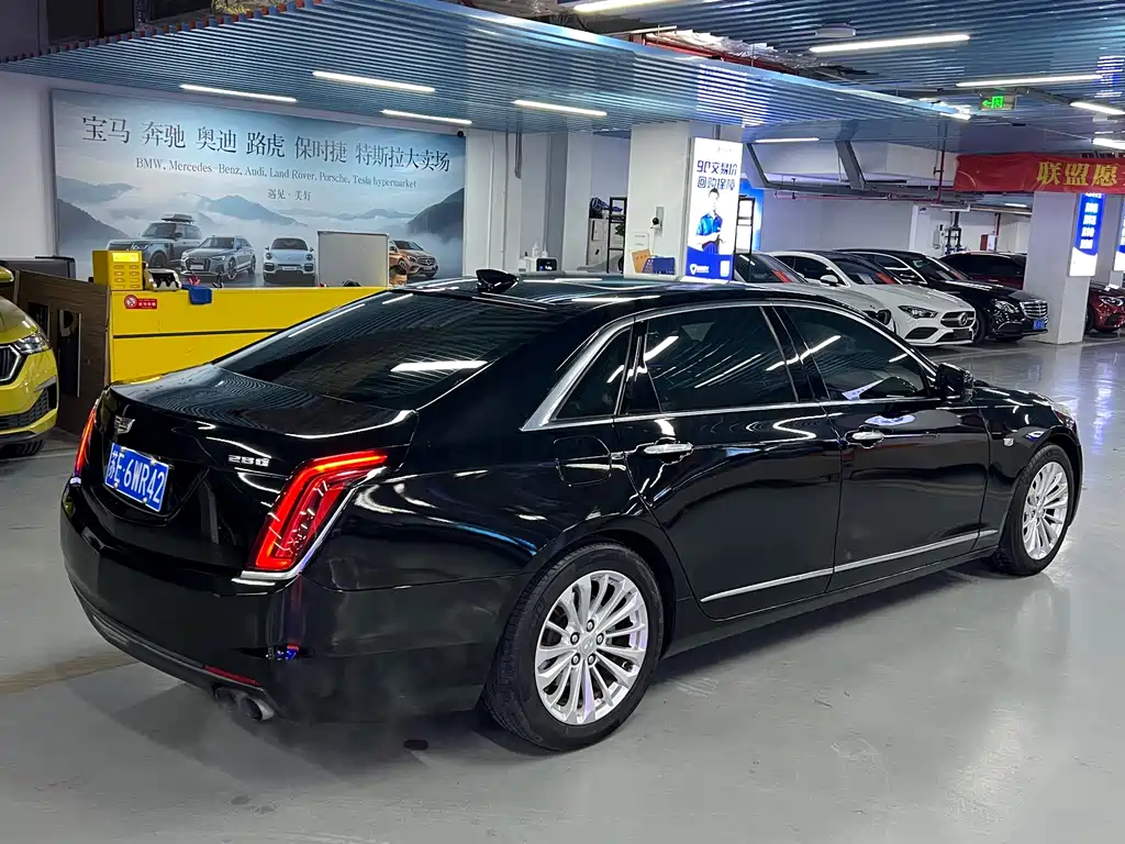 CADILLAC CT6