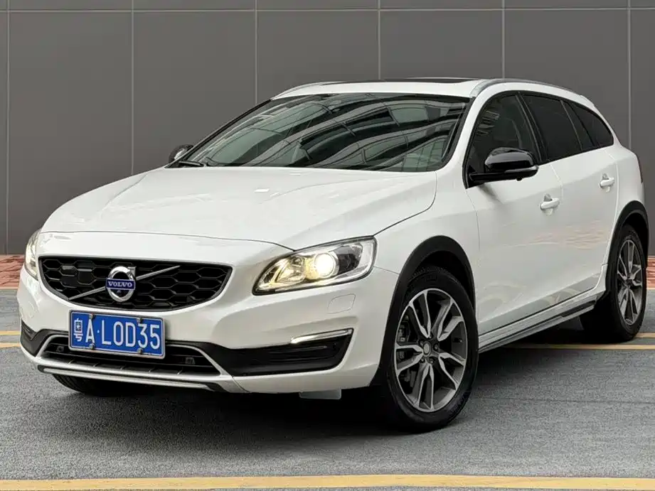 Купить Volvo V60
