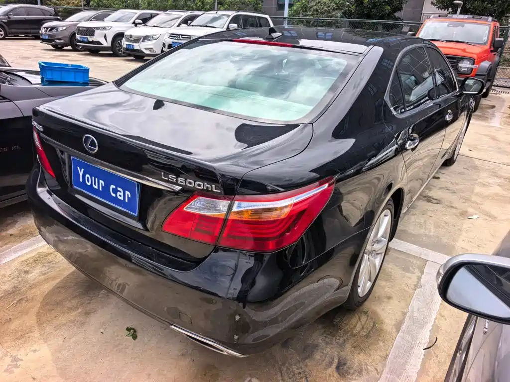 Lexus LS — миниатюра 6
