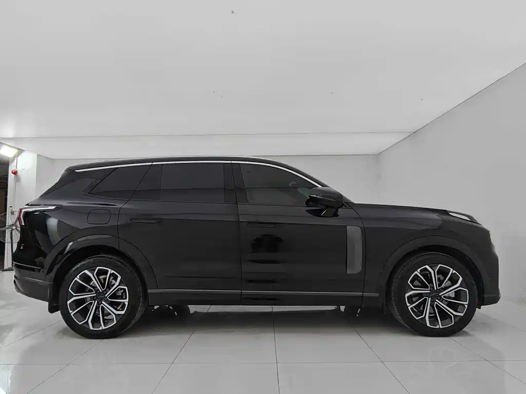 Lynk & Co 09 2021 2.0T Halo мест