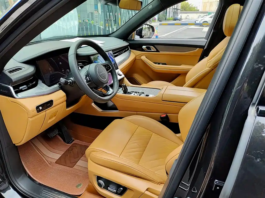 Lynk & Co 09 2024 2.0T мест