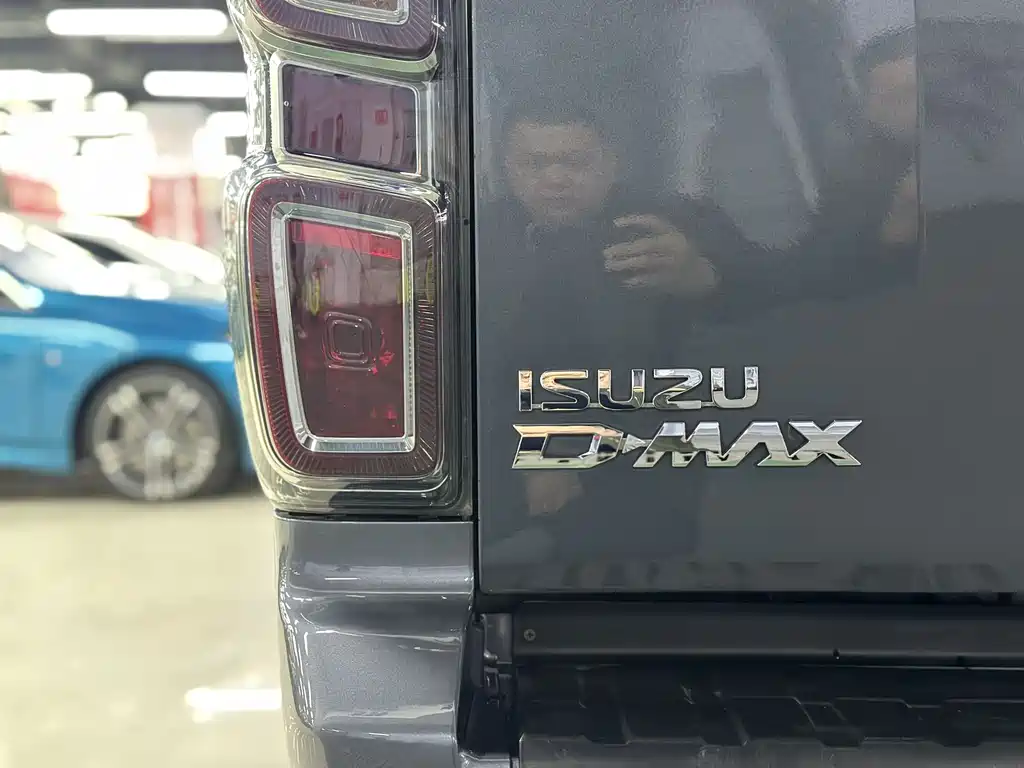 ISUZU D MAX