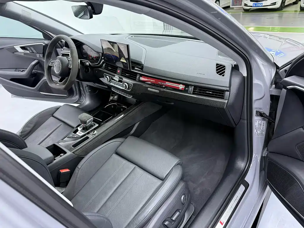 Audi RS 4 — миниатюра 7
