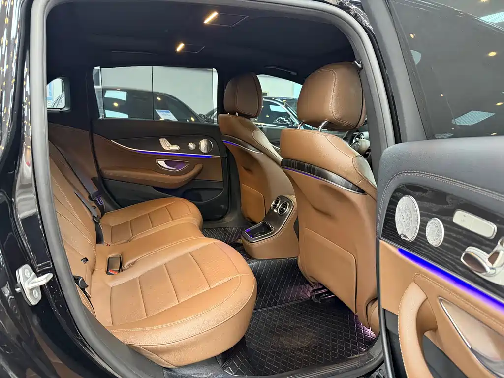 Mercedes-Benz E-Class — миниатюра 15