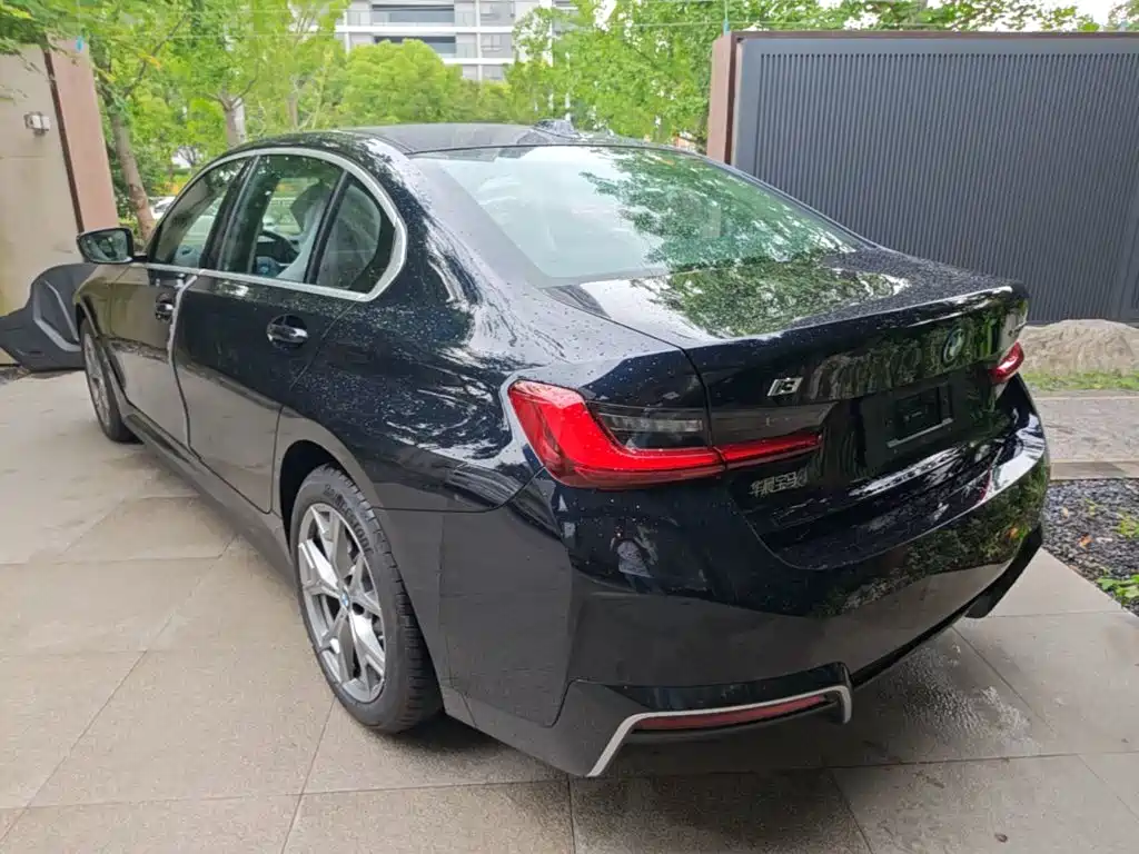 BMW i3 2026 eDrive 35 L