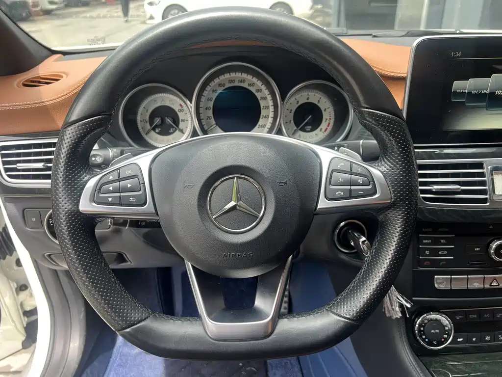 Mercedes-Benz CLS — миниатюра 8