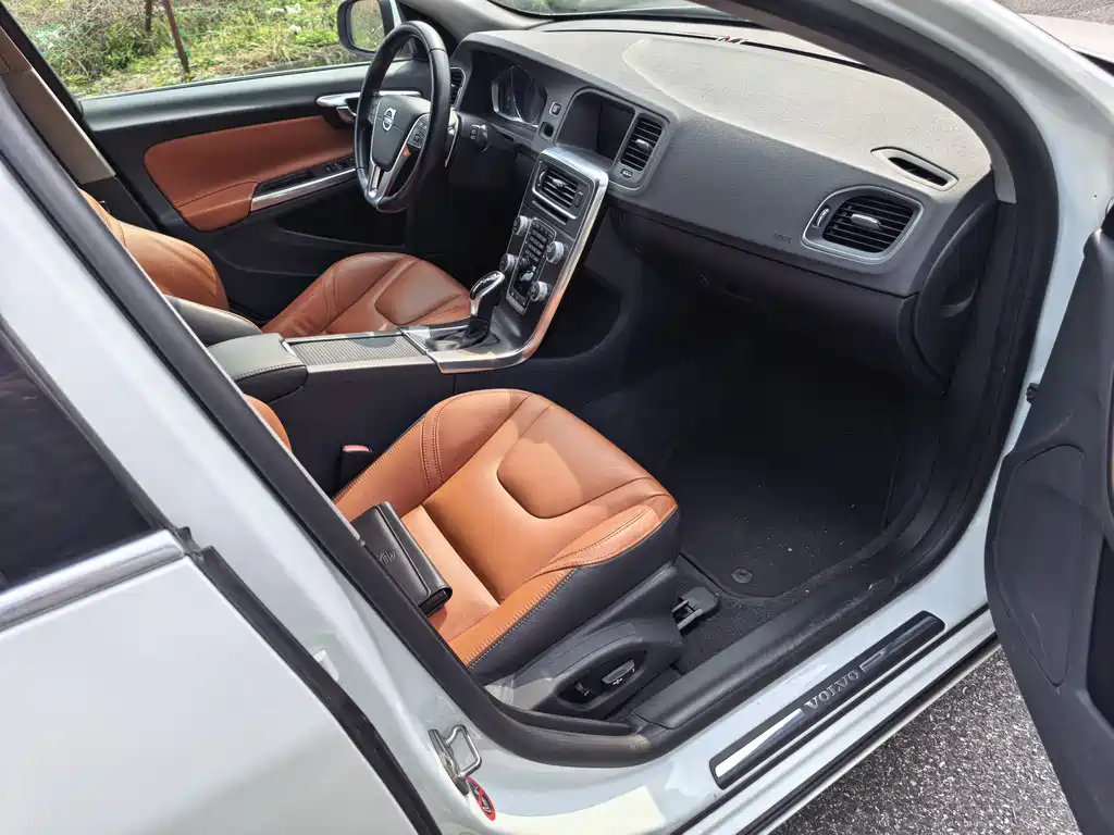 Volvo V60 T5 Smart Elegant Edition, фото 5