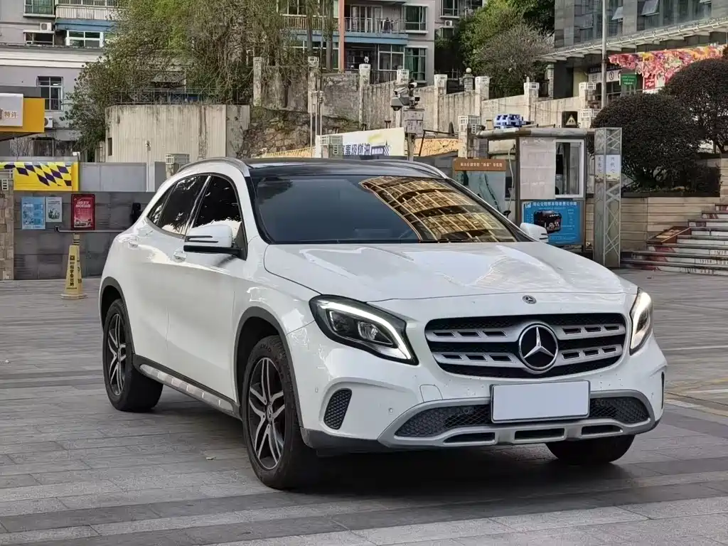 Mercedes-Benz GLA 2017 GLA 200 Fashion
