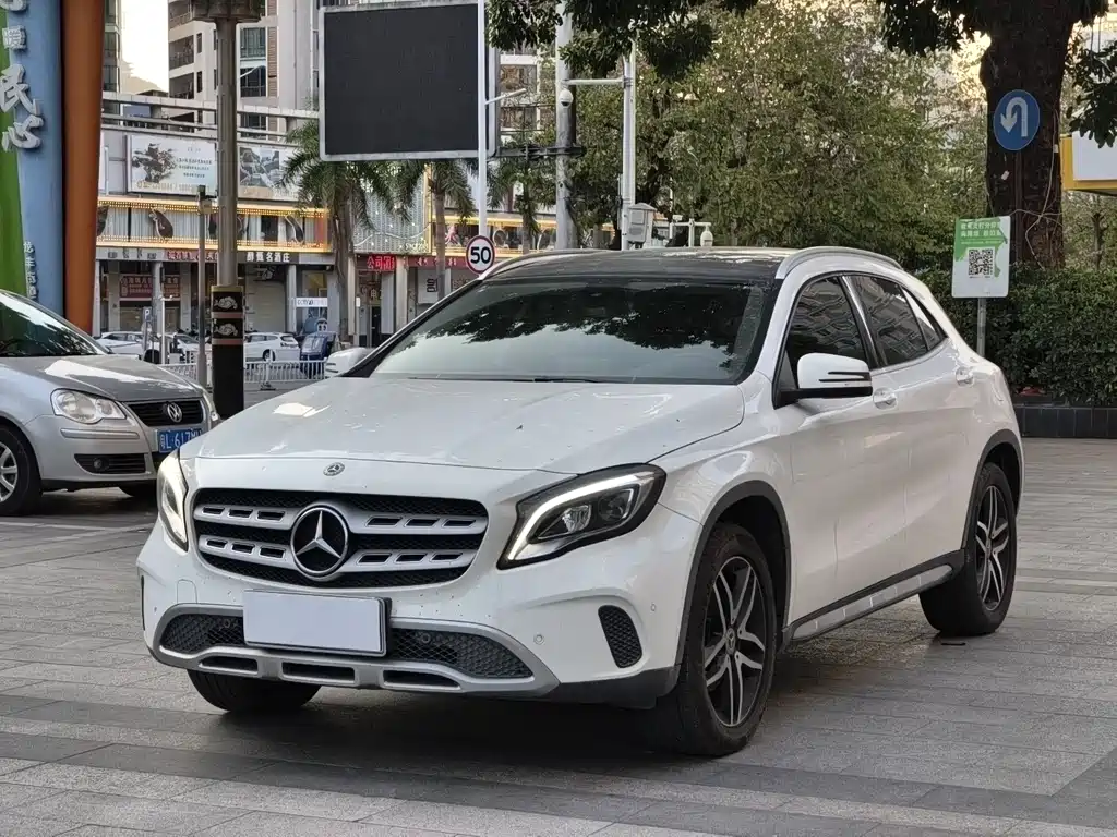 Mercedes-Benz GLA 2017 GLA 200 Fashion