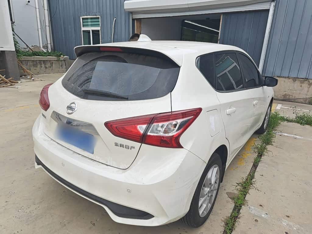 Nissan Tiida 1.6 л 2022 г. Белый, пробег 34300 км