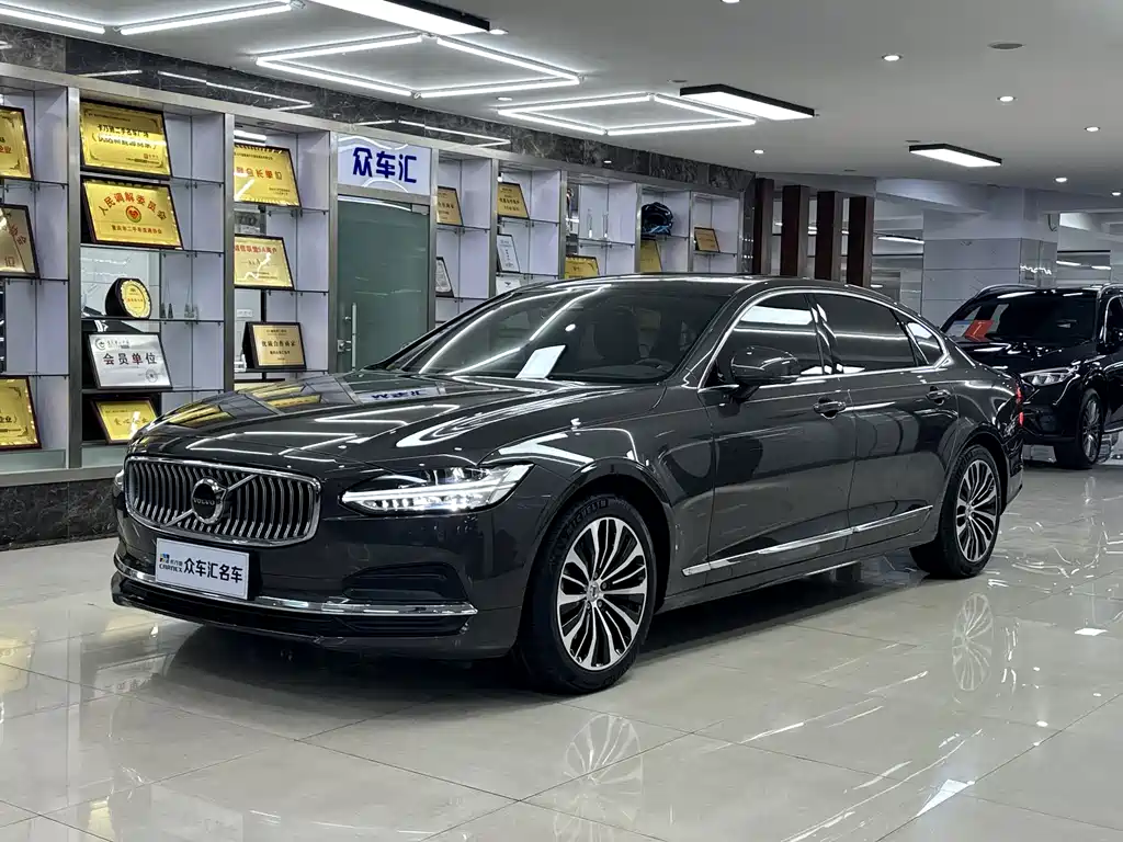 Volvo S90 2023