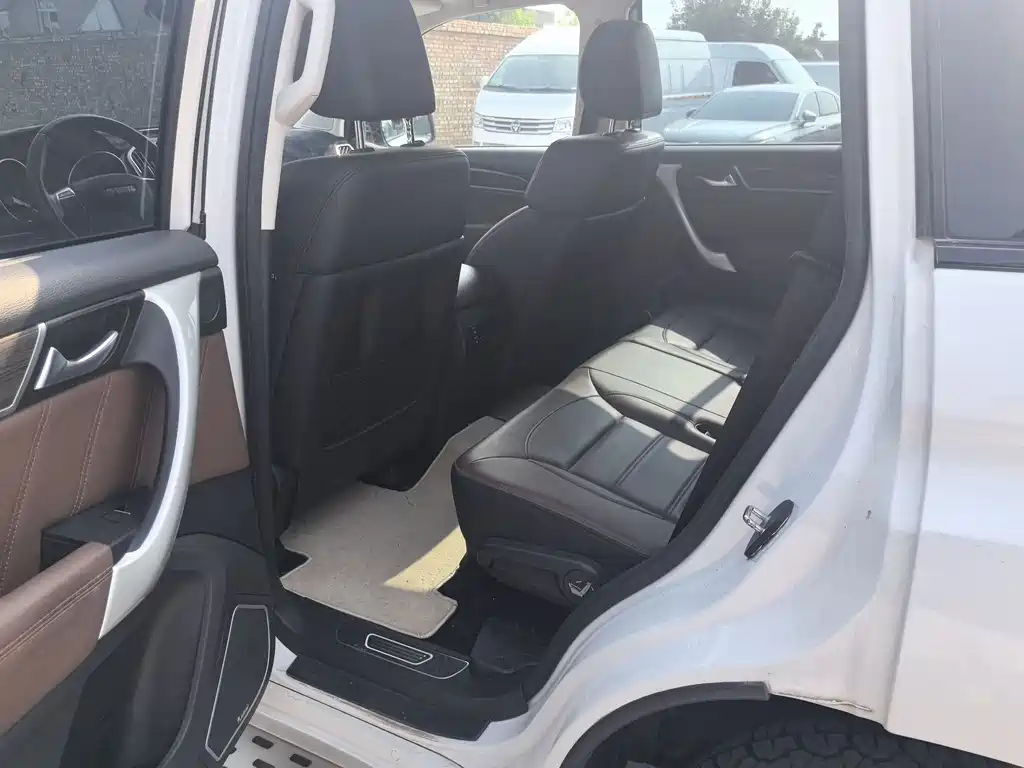Haval H9 2016 2.0T Luxury 5 мест