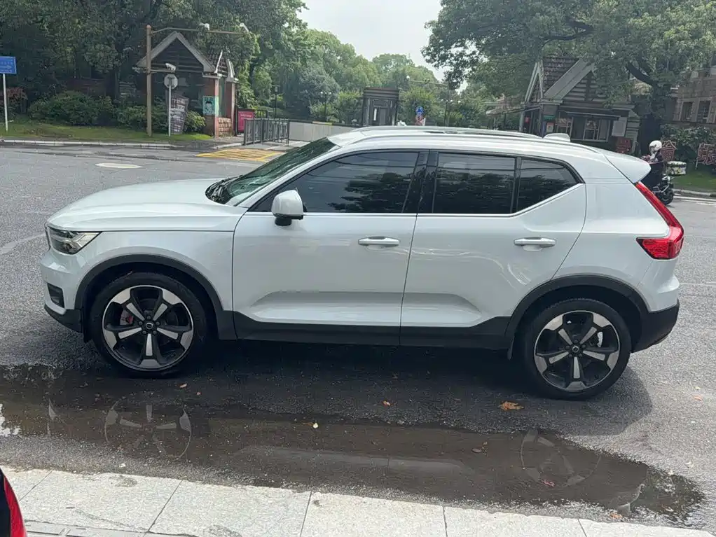 Volvo XC40 2020 T4 Luxury