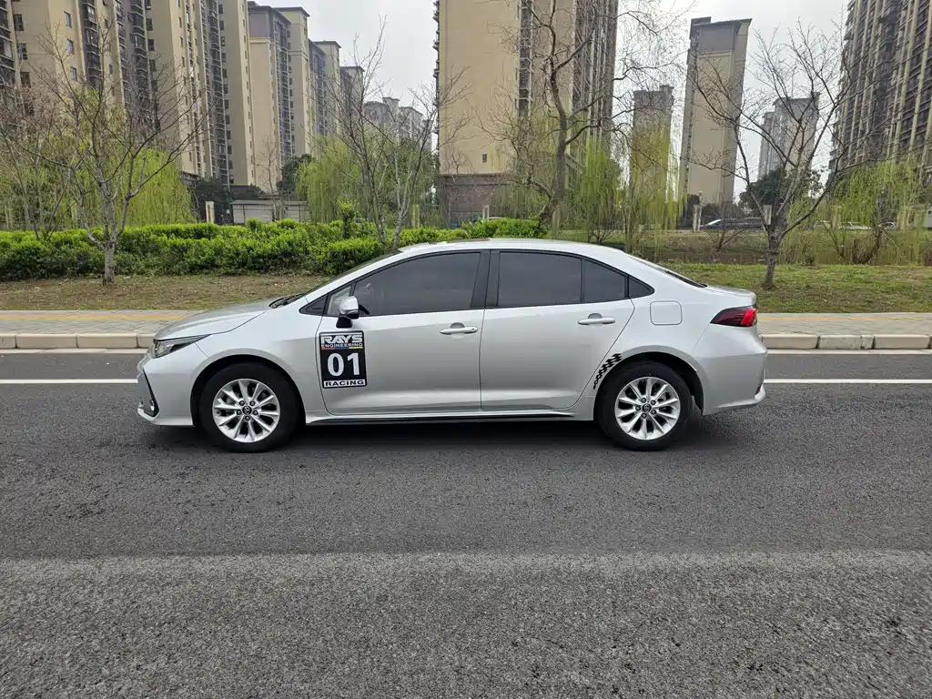 TOYOTA COROLLA