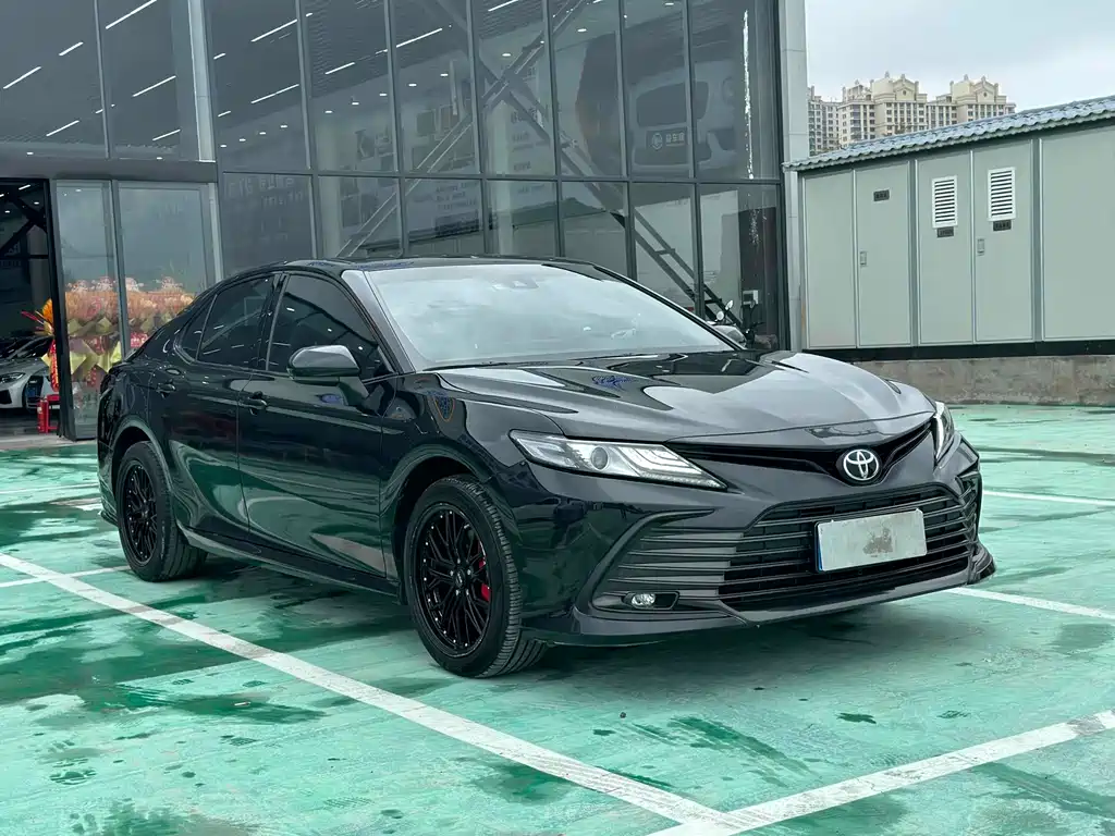TOYOTA CAMRY