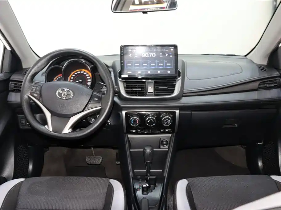 TOYOTA YARIS L ZHIXUAN