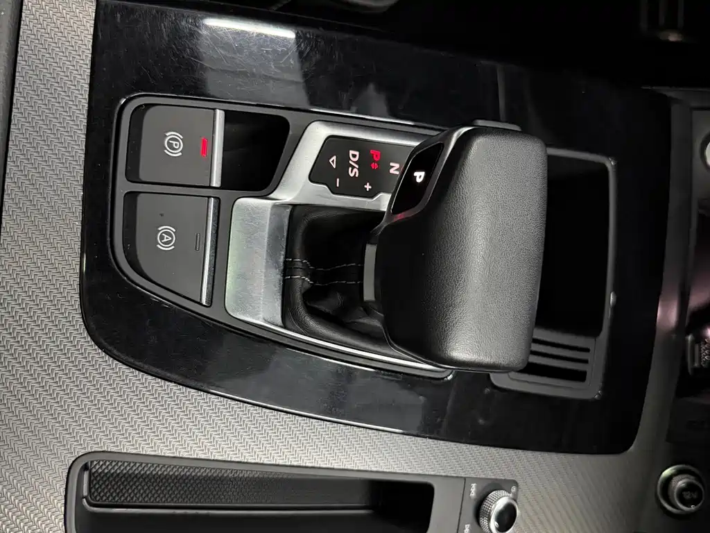 Audi Q5L — миниатюра 9