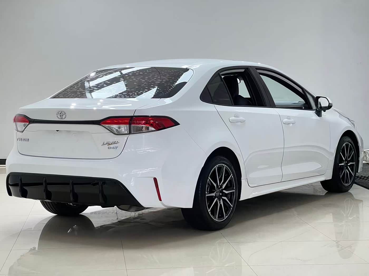 Toyota Levin 1.2 л 2023 г. Белый, пробег 15800 км