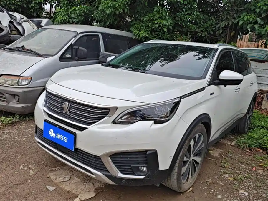 PEUGEOT 5008