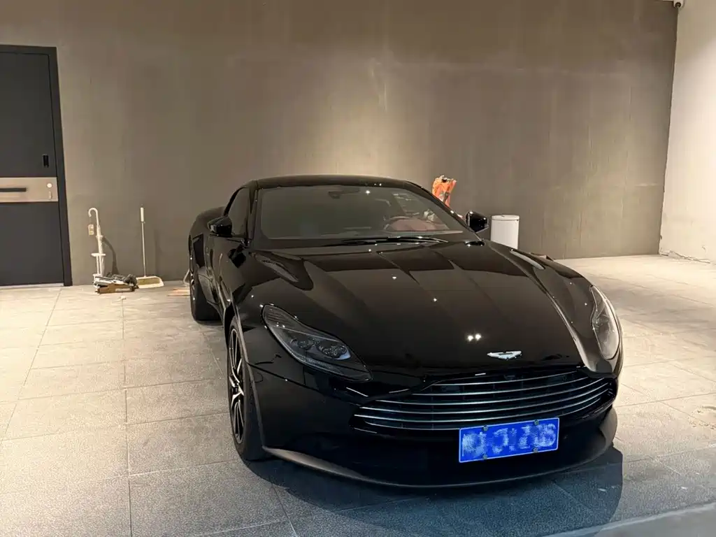 Aston Martin DB11 — миниатюра 3