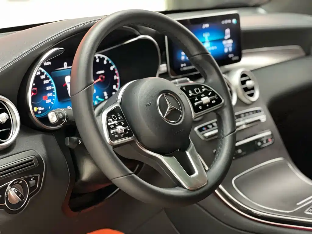 Mercedes-Benz GLC 2022 GLC 300 4MATIC SUV
