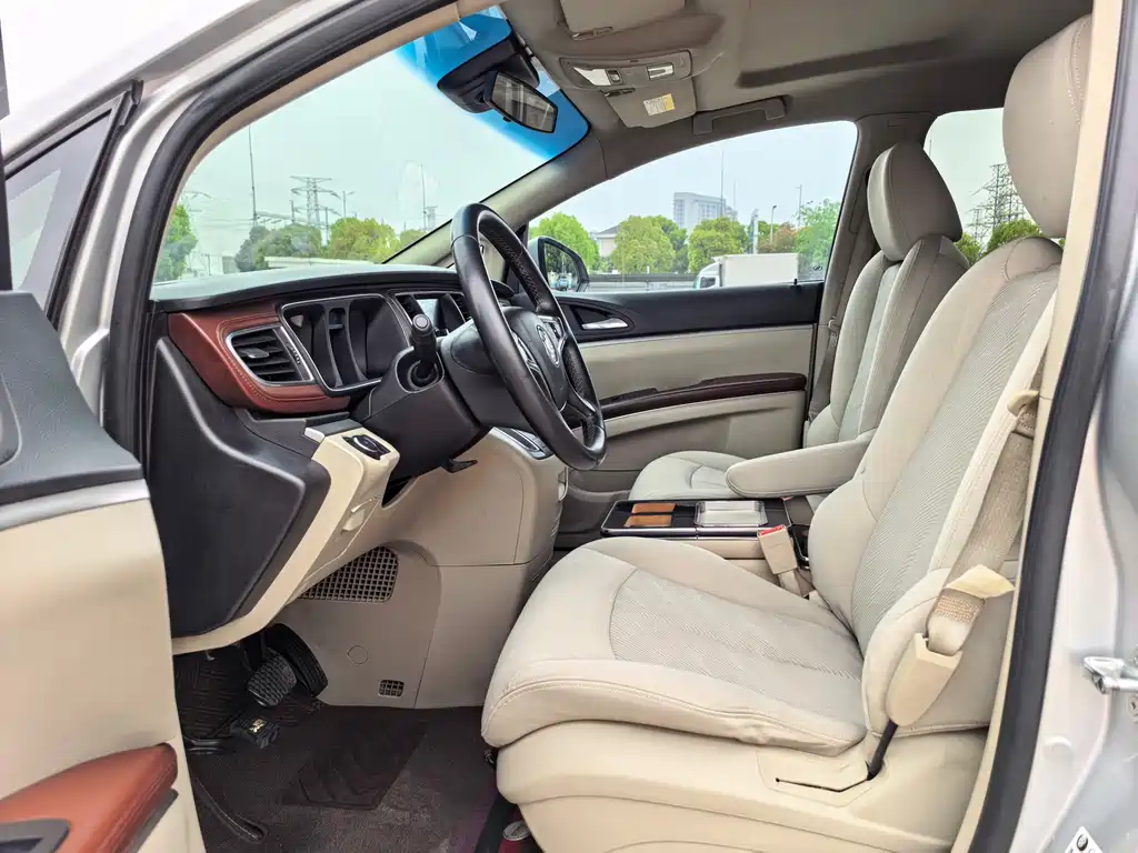 Buick GL8 2017 25S Comfort V