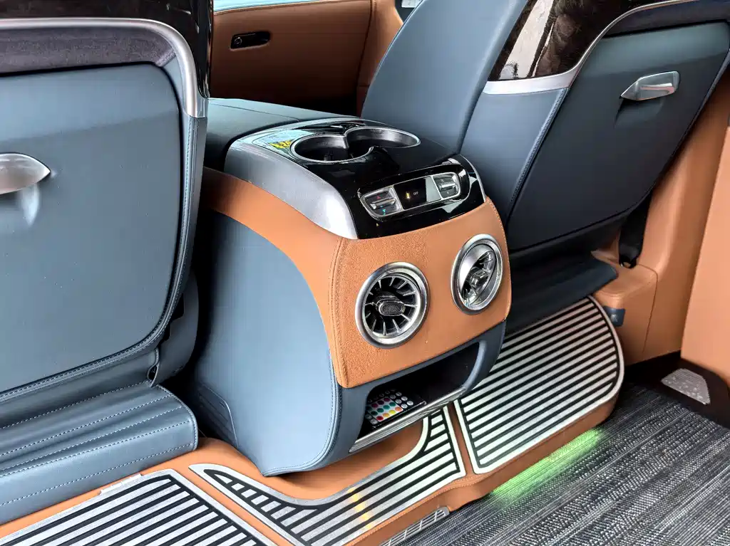 MERCEDES-BENZ V CLASS