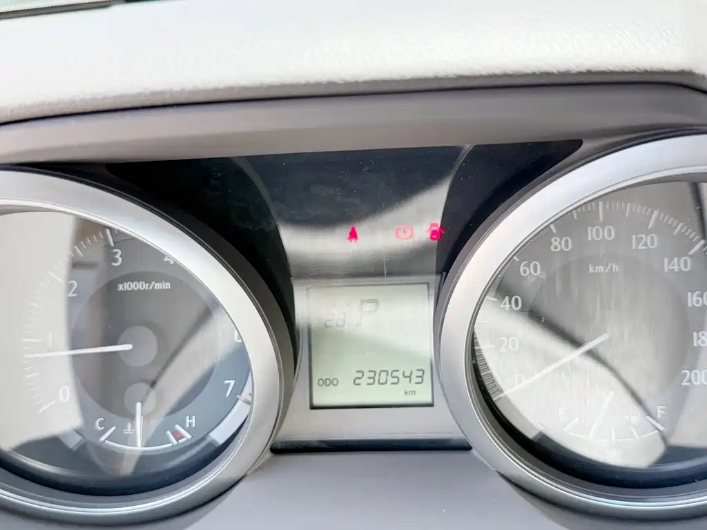 Toyota Land Cruiser Prado 2014 2.7L AT Standard