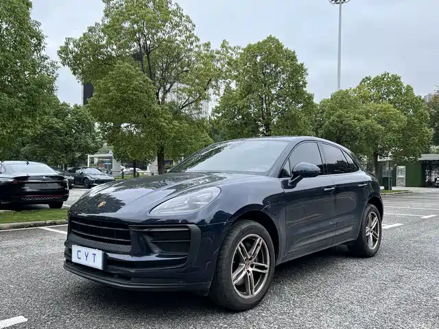 PORSCHE MACAN 2024