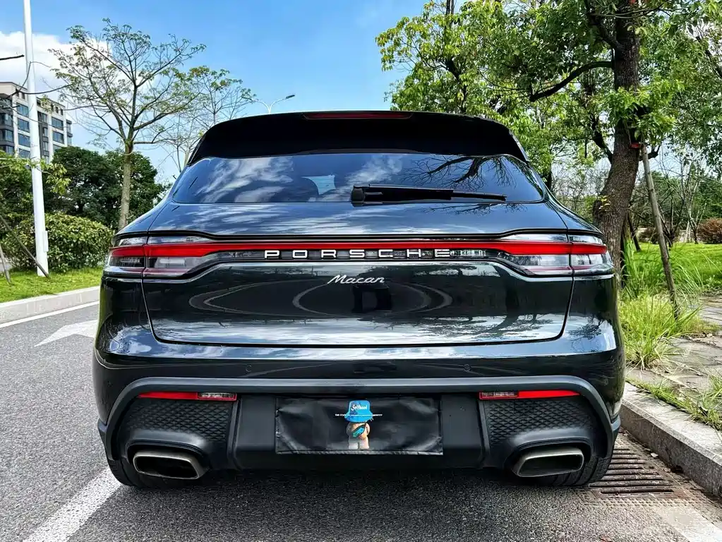 Porsche Macan — миниатюра 3