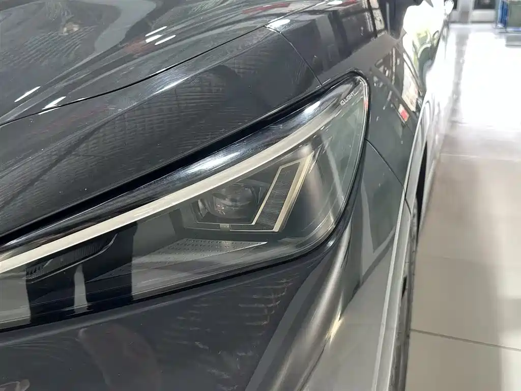 Volkswagen 06 2024 Ultra
