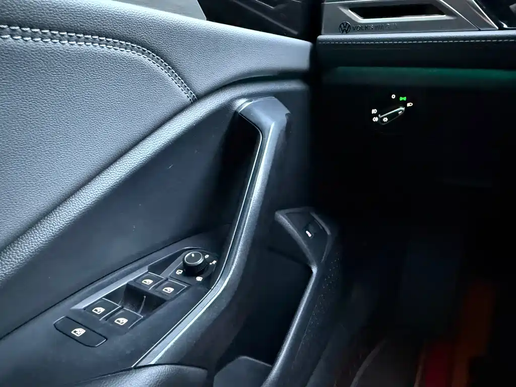 Volkswagen Sagitar — миниатюра 14