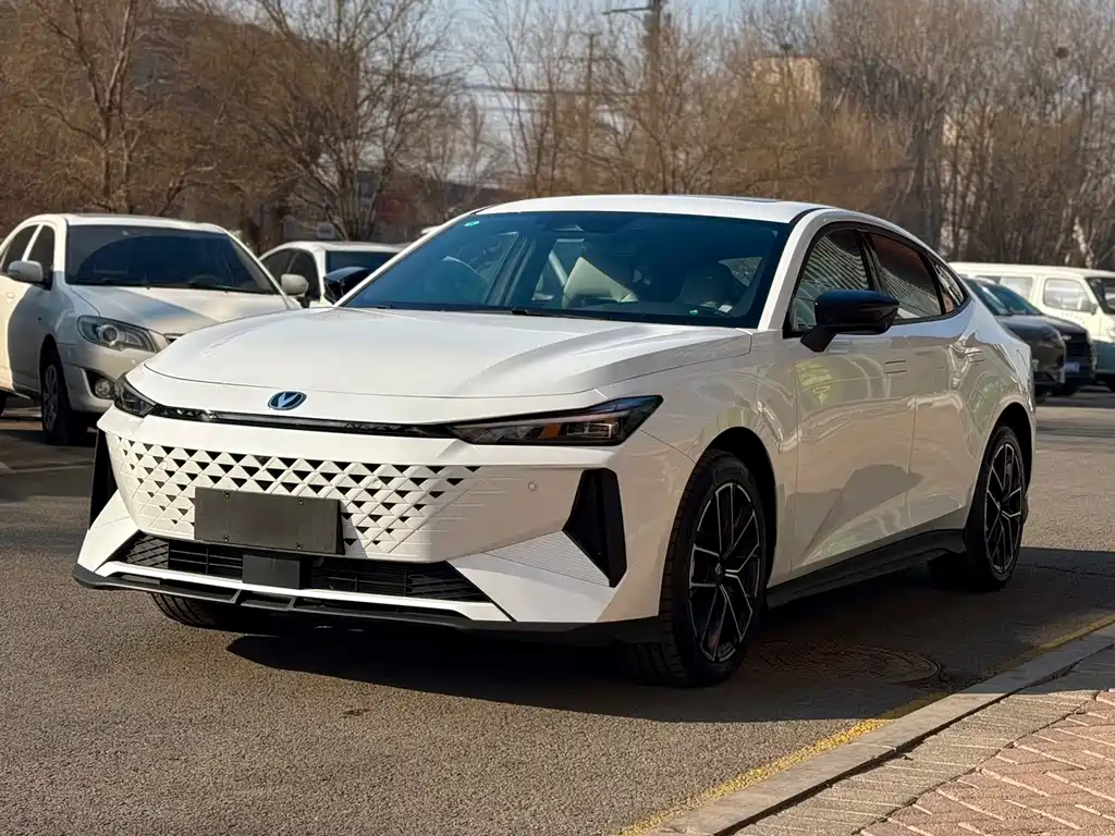 CHANGAN UNI V SMART IDD